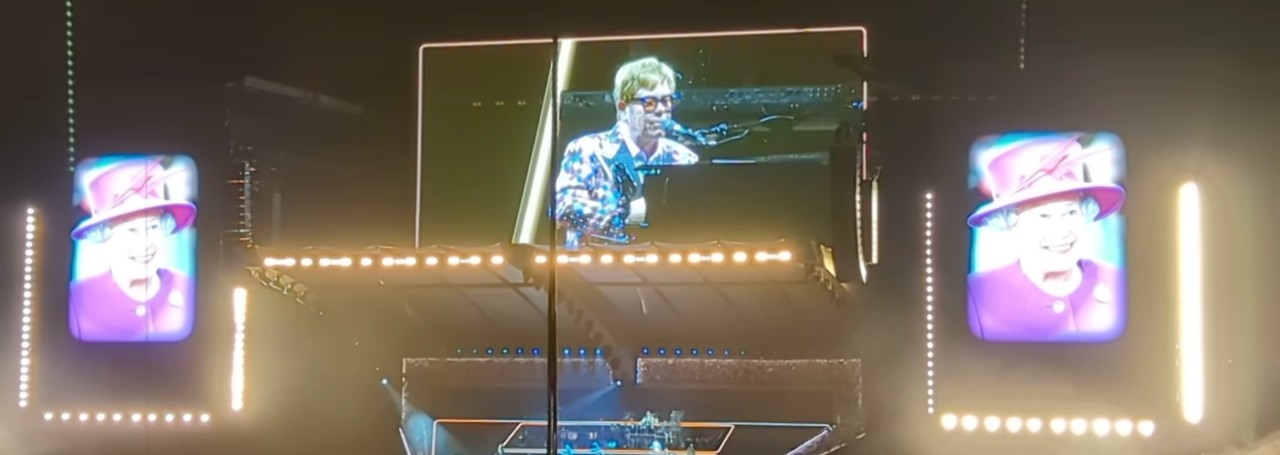 Elton John - Omaggio alla Regina Elisabetta a Toronto