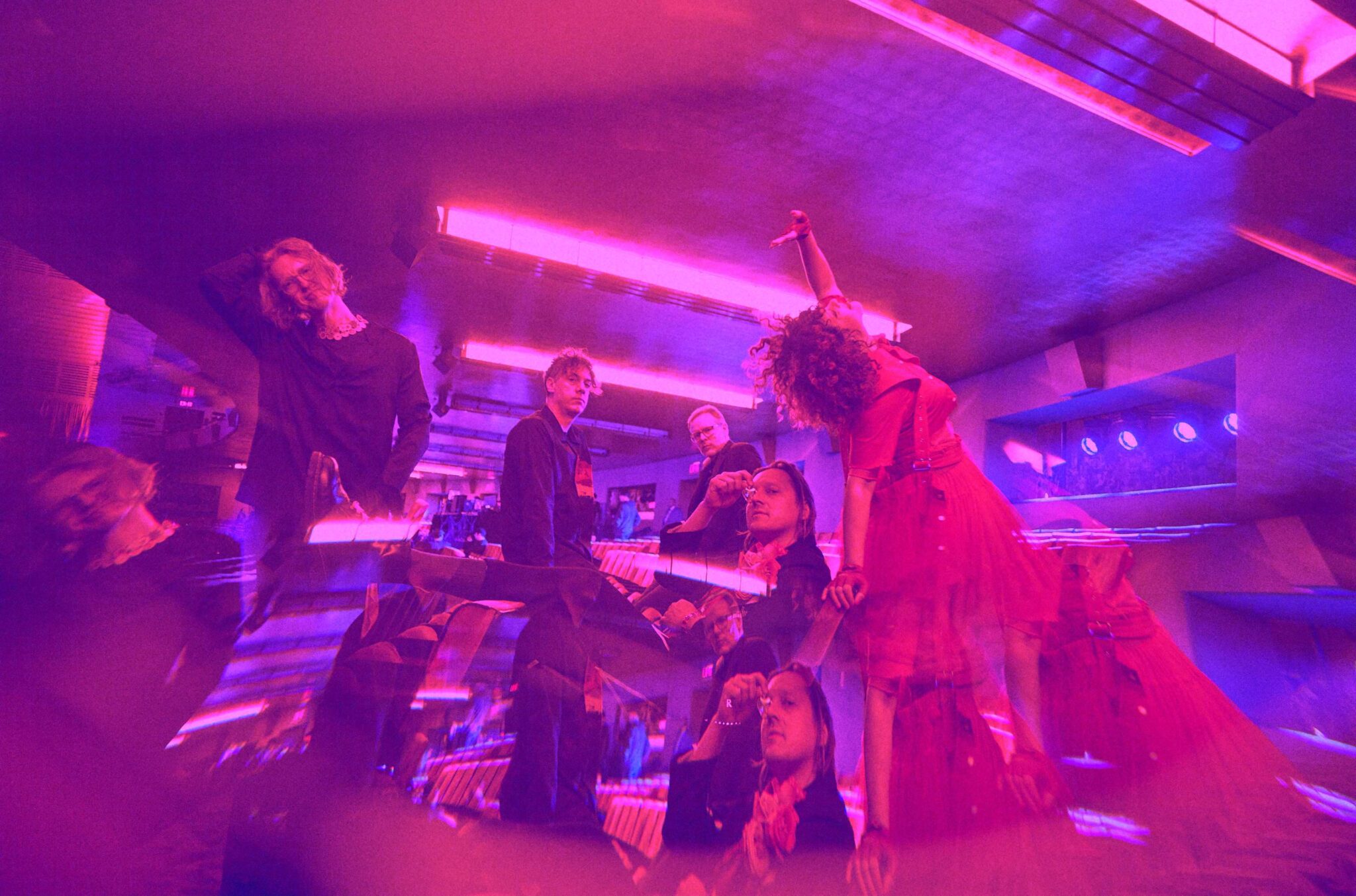 ArcadeFire_L1039271_pinknbluecreditDannyClinch_bb
